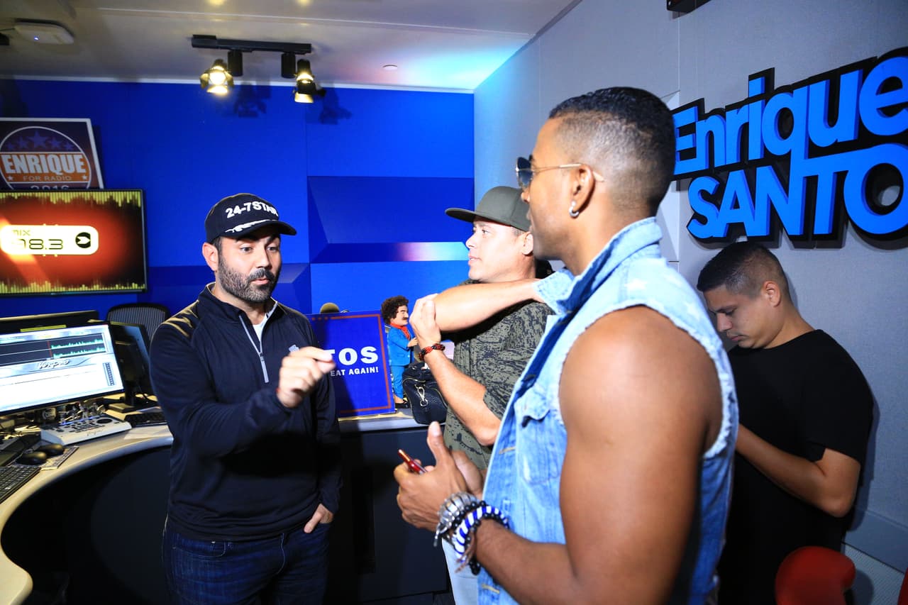 Después de 7 años ausentes de los escenerios, Los Orishas regresan a presentarse en Miami, pero primero no podía faltar una visita al Enrique Santos Show.