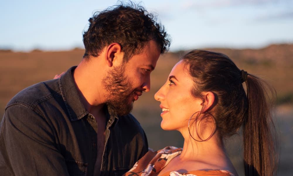 <b>PISCIS</b>
<br>La nostalgia te invade si tu pareja no está en estos momentos contigo a tu lado, o si llevas soltero desde hace tiempo y recuerdas viejos amores. Sin embargo no te desesperes, ya que muy pronto esa situación será superada y nuevamente reinará la felicidad en tu vida romántica.