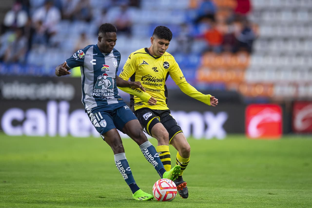Pachuca rescató un punto en tiempo de compensación y le arrebató a Mazatlán su primer triunfo de la temporada.