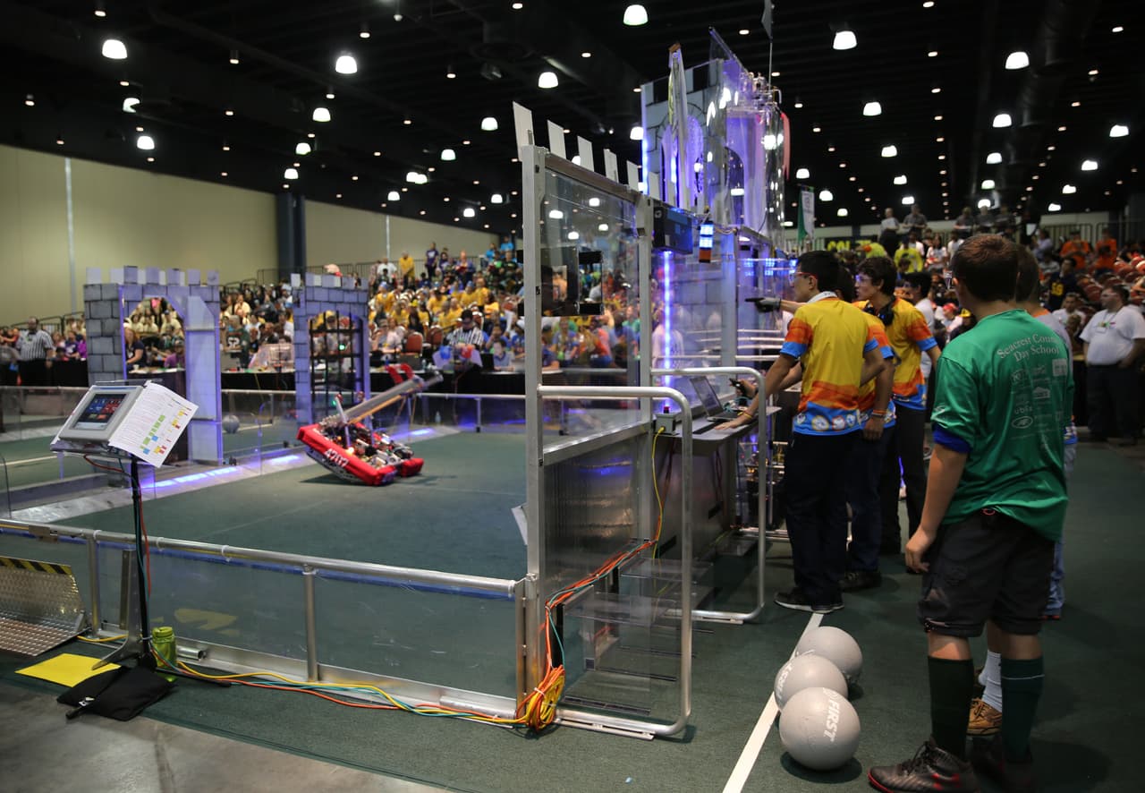 Las escuelas superiores (o High School) son la puerta de entrada a la educación superior que puede prepararlos para aplicar a universidades y continuar su preparación profesional.