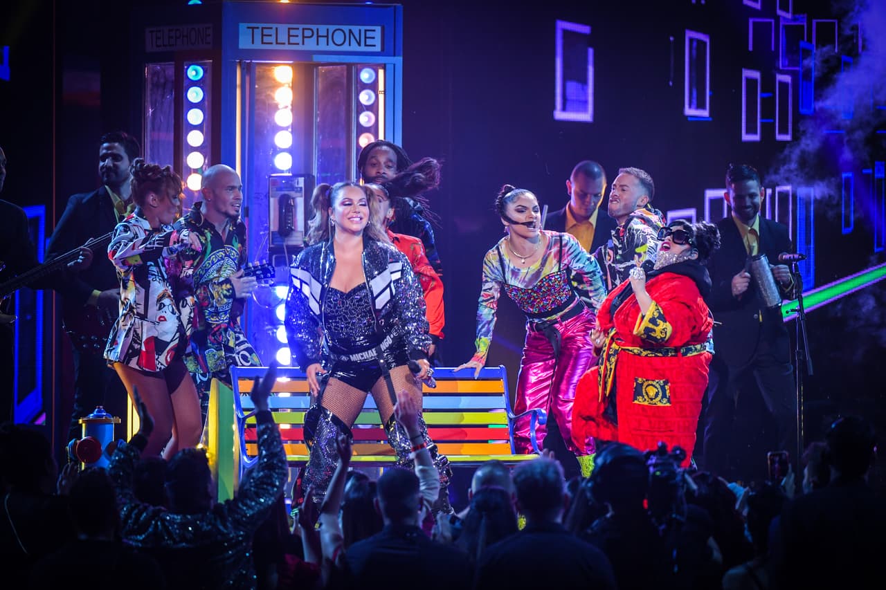 La también empresaria, no se puede estar quieta y por eso, aparte del dueto con Amandititita, también 
<b>está apoyando el lanzamiento de un tema inédito de su madre</b>, Jenni Rivera.