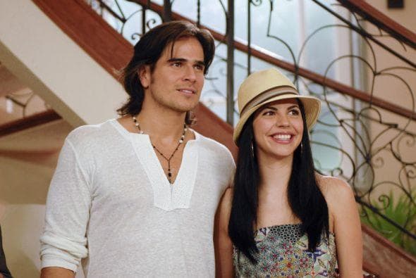 En especial a África Zavala quien fue su pareja romántica.