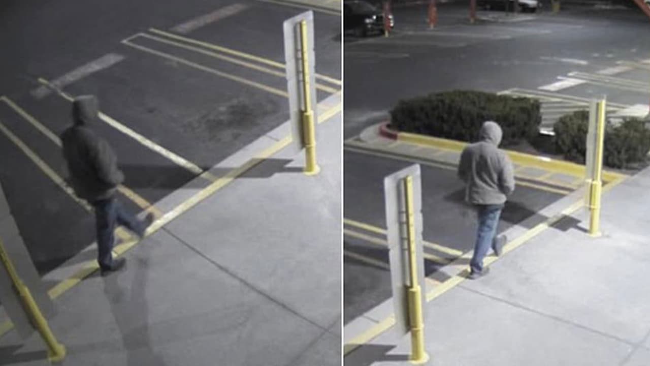 Sin embargo, antes de subirse al auto de la joven, las imágenes muestran al hombre caminando desde un campamento cercano para indigentes y acechando alrededor de los vehículos.