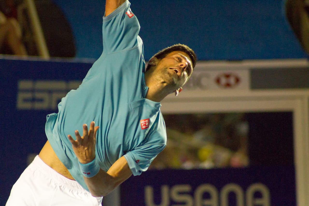 Nick Kyrgios eliminó al favorito del Abierto Mexicano, el serbio Novak Djokovic, número dos en la siembra de la ATP. El australiano dio una demostración de potencia y precisión con su saque que se tradujo en 25 aces para acceder a las Semifinales.