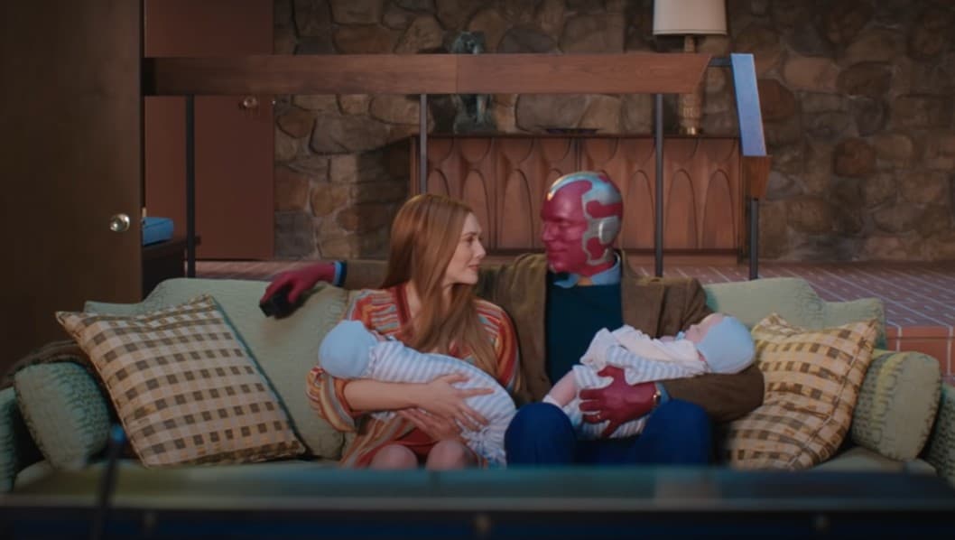 <b>Wanda Maximoff y Visión</b>
<br>Se han convertido en una de las parejas más queridas de Marvel, a tal punto de que tuvieron su propia serie juntos, ‘WandaVision’. El improbable amor entre la Bruja Escarlata y Vision funcionó y se consolidó a tal punto que, tras la muerte del robot, Wanda no pudo volver a ser la misma de antes, llevándola a ocasionar todo un caos en ‘Doctor Strange in the Multiverse of Madness’.