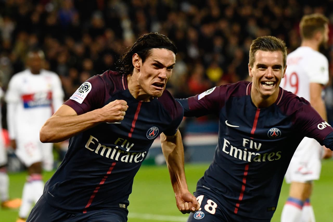 El joven argentino Giovanni Lo Celso es uno de sus amigos en el vestidor.