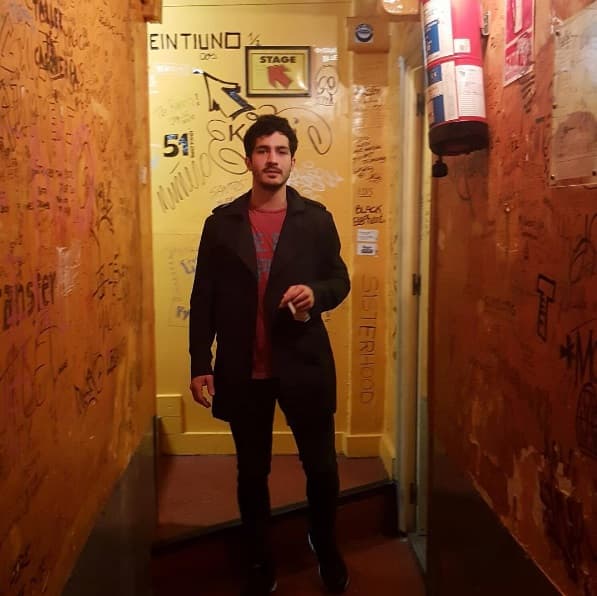 La relación de Chino con su familia es estupenda.
<br>