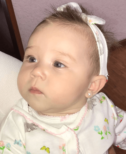 Sin embargo, aún en marzo pasado el atleta mexicano aún no reconocía de manera pública su paternidad. Ante las cámaras de 'Ventaneando' él comentó: "Tengo una hija, una familia que siempre está a mi alrededor [...]".