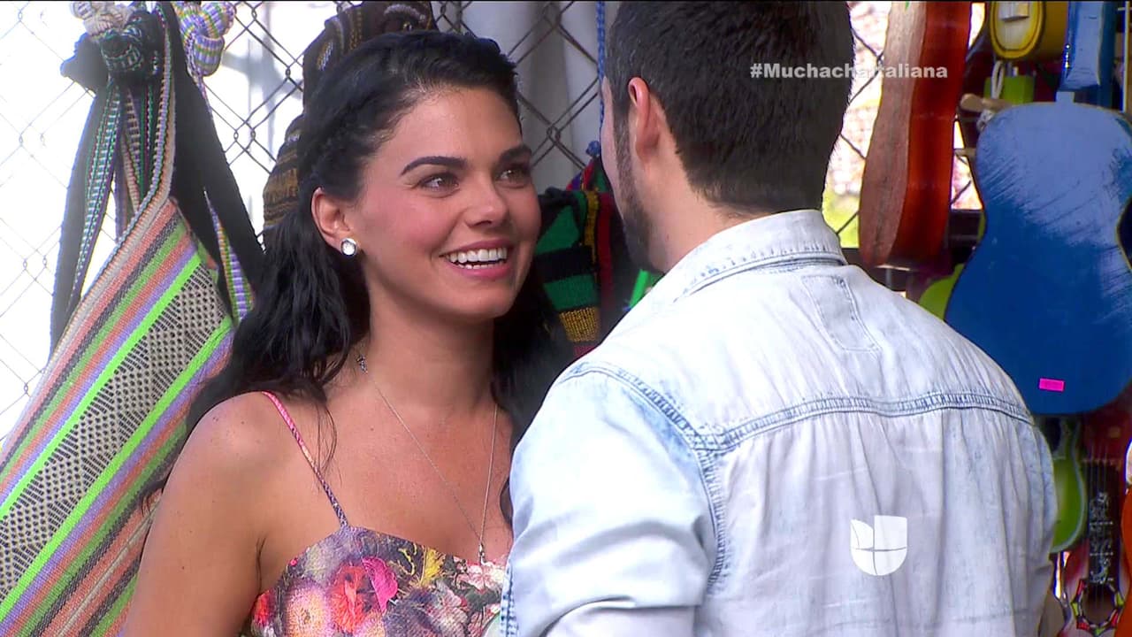 Ella está muy contenta a tu lado Pedro.