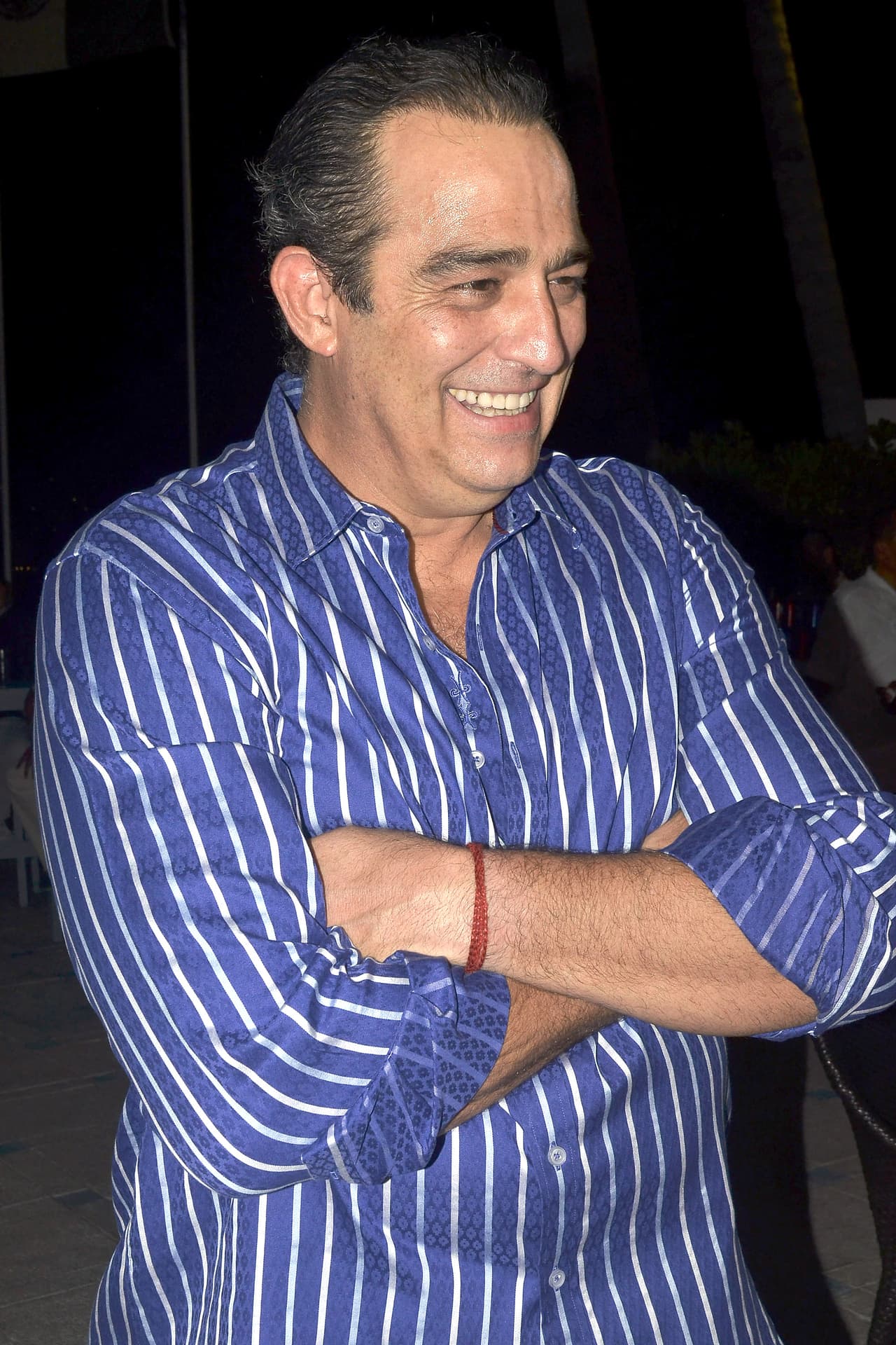 Sin dar fechas exactas sobre cuándo fueron esas relaciones, la actriz mexicana mencionó que 
<b><a href="https://www.univision.com/entretenimiento/asi-es-como-omar-fierro-recuerda-a-las-actrices-con-las-que-se-ha-besado-en-telenovelas-fotos" target="_blank">Omar Fierro</a></b> sí fue su novio.