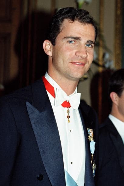 El 1 de noviembre de 1977 recibió en Covadonga los atributos que le acreditan como Príncipe de Asturias.