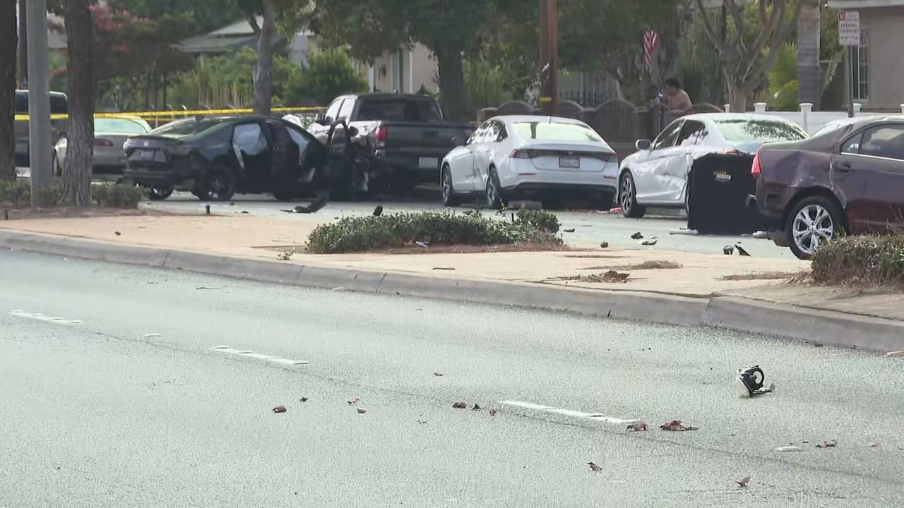 Un choque múltiple que involucró a 16 vehículos dejó una persona muerta durante la madrugada de este martes 1 de septiembre, en Norwalk.