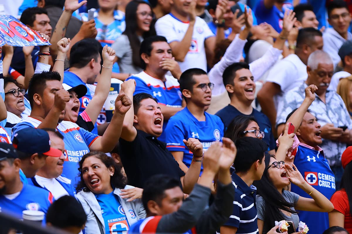 Los fanáticos de Cruz Azul siguen soñando con que "este año es el bueno", y ya están a punto de asegurar su puesto en la liguilla con 20 puntos en la tabla.