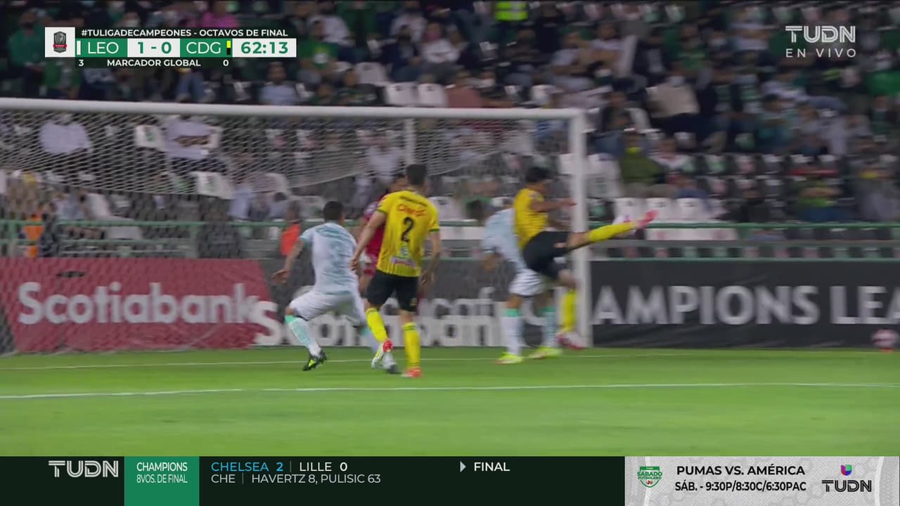 ¡Cerca Landín! Luis Ángel metió la media tijera y Cota detiene