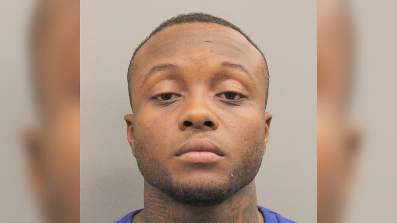 Kinguyahime Oekme Davis, 24 años. 5 pies 4 pulgadas, 155 libras. Se busca por robo y amenazas. Última ubicación conocida: Cypress, Texas. Tiene antecedentes criminales por robo con agravantes con un arma mortal en el Condado Harris.