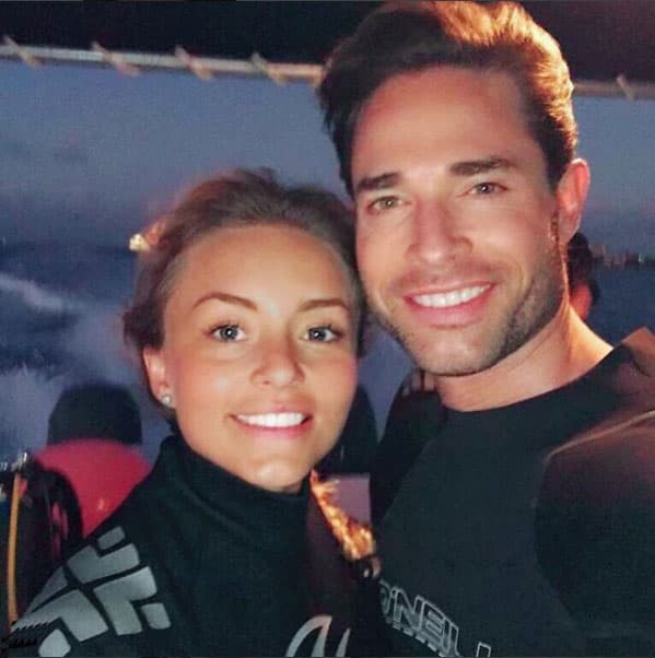 Hace unos días experimentaron algo que nunca antes habían hecho: "No todas las estrellas están en el cielo, también hay en el fondo del mar y en las pequeñas partículas del plancton. Anoche experimentamos una de las actividades más espectaculares de nuestras vidas 'Buceo Nocturno'. Para cualquiera que ama bucear, sabe lo que significa esto, el grado de dificultad para mantener la calma y estar alerta y disfrutar es muy alto", explicó el galán argentino en Instagram.