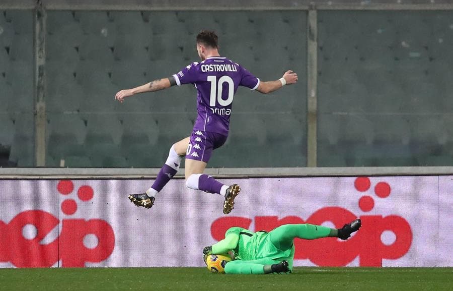 Fiorentina vio la derrota ante el AS Roma 1-2. Spinazzola abrió el marcador para los de 'La Loba', pero se empató al minuto 60 con un gol de Spinnazola. Ya a minutos de terminar el partido, quien hizo el gol de la victoria fue Diawara al 88, durante la Jornada 25 de la Serie A.