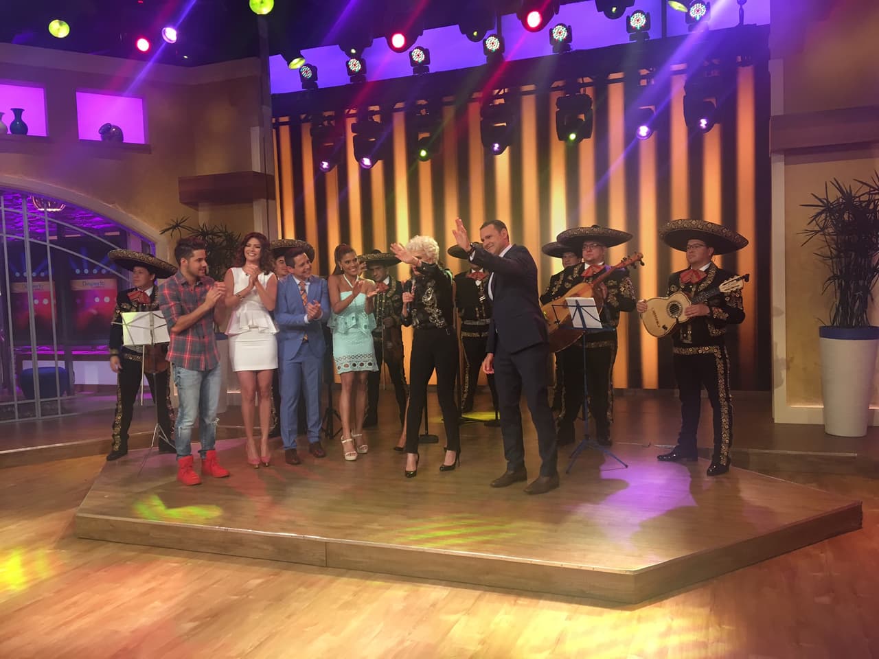 Todos en el estudio estaban encantados con Charytín.