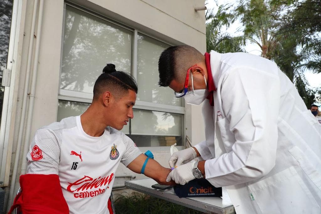 De cara a la pretemporada, jugadores de Chivas se sometieron a pruebas físicas y de COVID-19 para iniciar su preparación al Torneo Guard1anes 2020.
