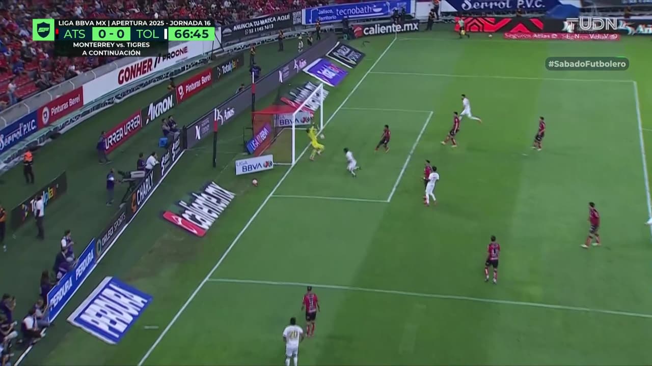 ¡Vargas invencible! Camilo hace un atajadón y mantiene el arco de Atlas en cero