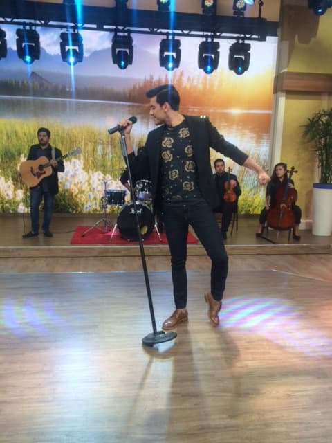 Carlos Rivera vaya que nos hizo vibrar y suspirar.