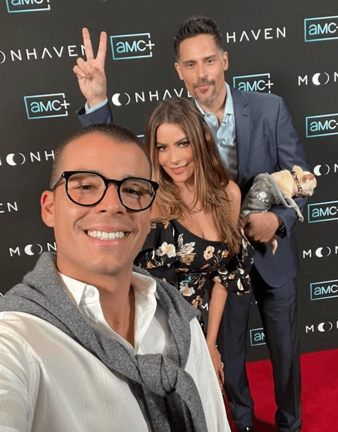 Incluso, el joven fue quien entregó a Sofía Vergara en su boda con Joe Manganiello en noviembre del 2015.