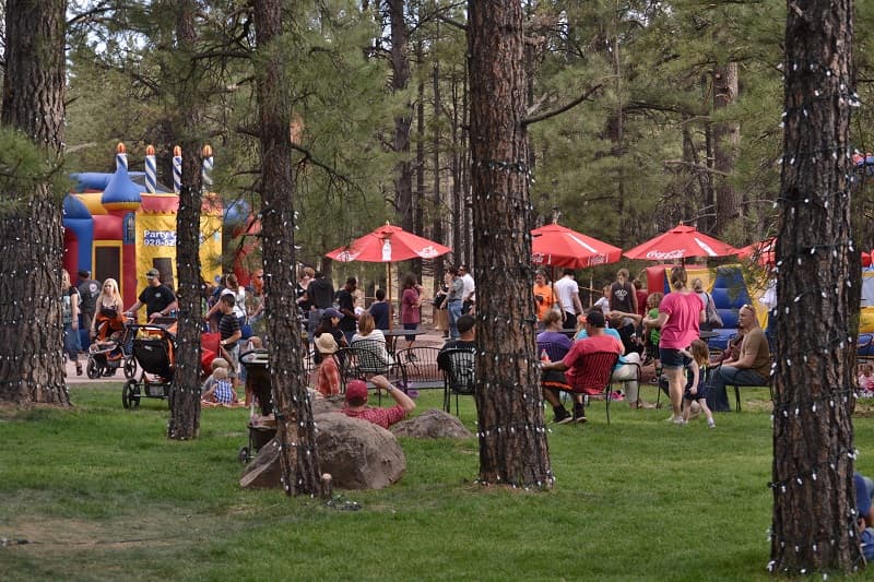 Los boletos con descuentos pueden comprarse en http://www.eventbrite.com por US$9 para niños y US$20 para adultos. Para más información, visita www.bearizona.com