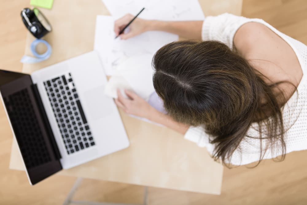 'Debo ser mejor'. Si eres de las personas que son unas perfeccionistas natas debes de entender y aceptar que en algunos casos, probablemente podrías ser mejor, pero en otros no deberías exigirte tanto a ti misma.