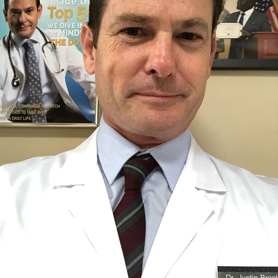 TMZ reportó que a las 9:30 am de este martes, Henry fue liberado de prisión.