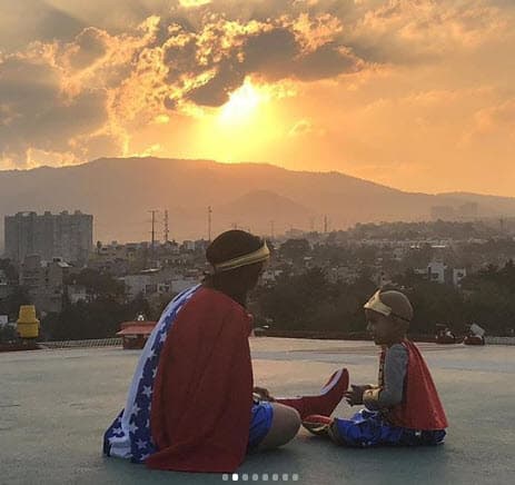 "Gracias a mis amigos de @glamstyle.hairstudio por ayudar a transformarme y a @luludussauge por apoyarme siempre en todo lo que para mí significa tanto", continuó.