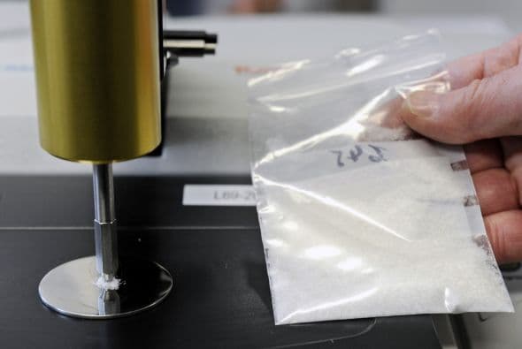 El gobierno federal de México anunció que proporciona asistencia consular a tres hermanos mexicanos presos en Malasia bajo cargos de producir metanfetaminas y que podrían enfrentar la pena de muerte.