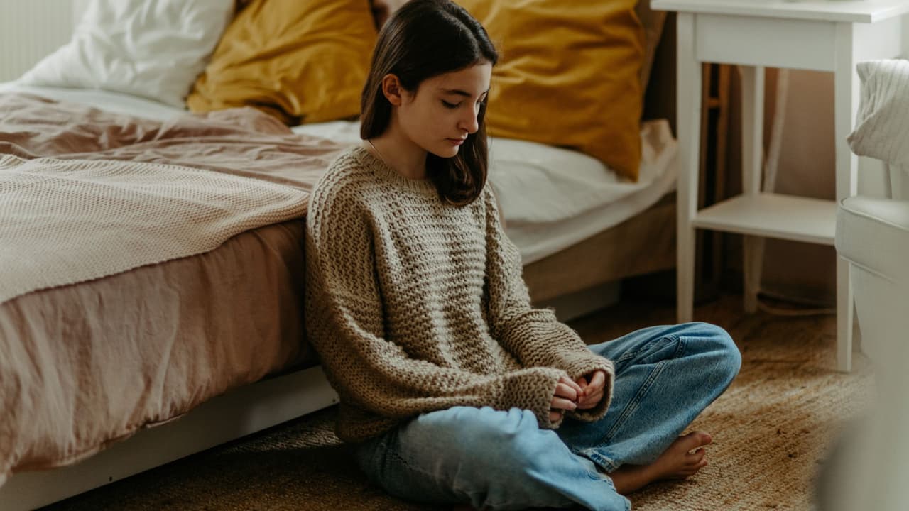 ¿Tienes un hijo adolescente? Su salud mental podría estar en riesgo