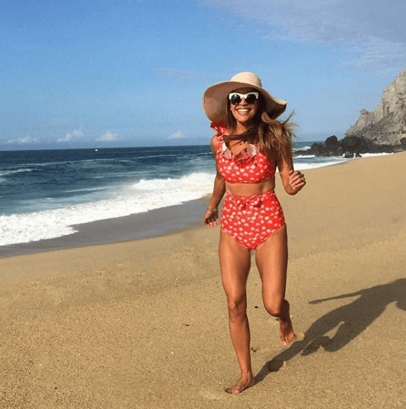 Karla es una mami muy 'fit' y en ocasiones pasadas la vimos ejercitándose en la playa.