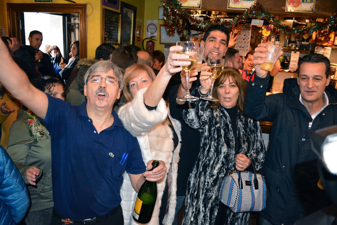 Gana El Gordo de lotería... y dos semanas después le toca otro sorteo de Navidad