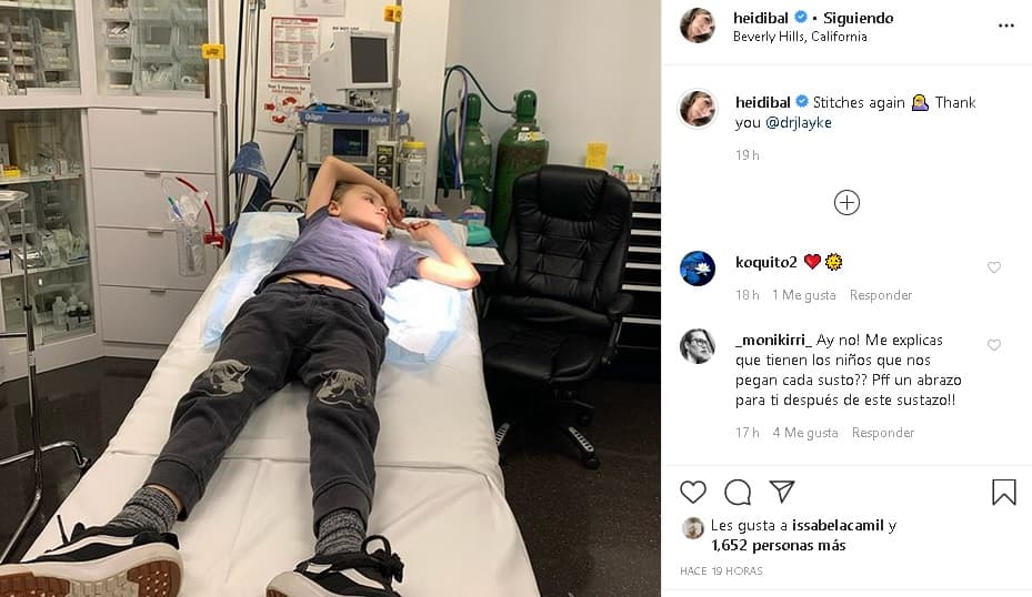 A través de
<b><a href="https://www.instagram.com/p/B8Kwn3EpxIt/" target="_blank">esta foto</a></b>, la modelo y presentadora de televisión informó el martes 4 de febrero que su hijo fue a dar a la sala de urgencias:
<b>"Puntadas de nuevo", </b>escribió.
<br>