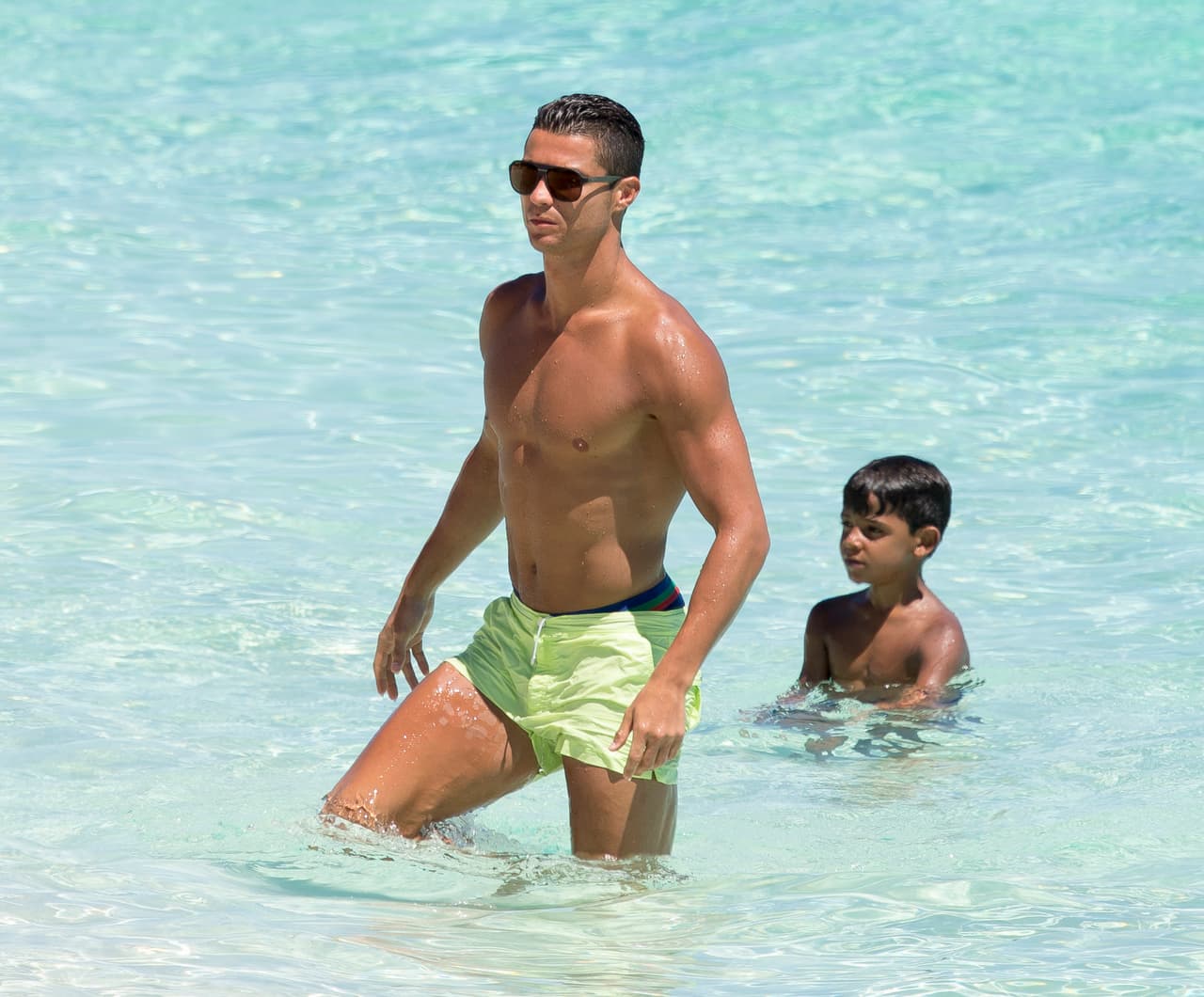 Critiano está celebrando el quinto cumpleaños del pequeño.