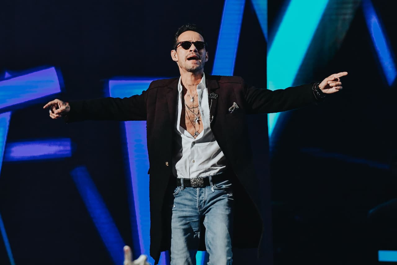 A la pequeña y su hermano gemelo Max, Marc Anthony los vio la semana pasada en Miami, Florida, a donde viajó para, entre otras cosas, participar en 
<b><a href="https://www.univision.com/shows/premio-lo-nuestro/reggaeton-hecho-historia-premio-lo-nuestro-reunio-a-los-mas-grandes-en-un-show-con-mucha-gasolina">la edición 31 de Premio Lo Nuestro</a></b>, donde estrenó a nivel mundial su tema ‘Tu vida en la mía’.