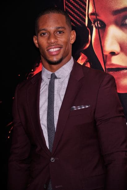 Victor Cruz En la premiere de "The Hunger Games: Catching Fire". Más videos de Chismes aquí.