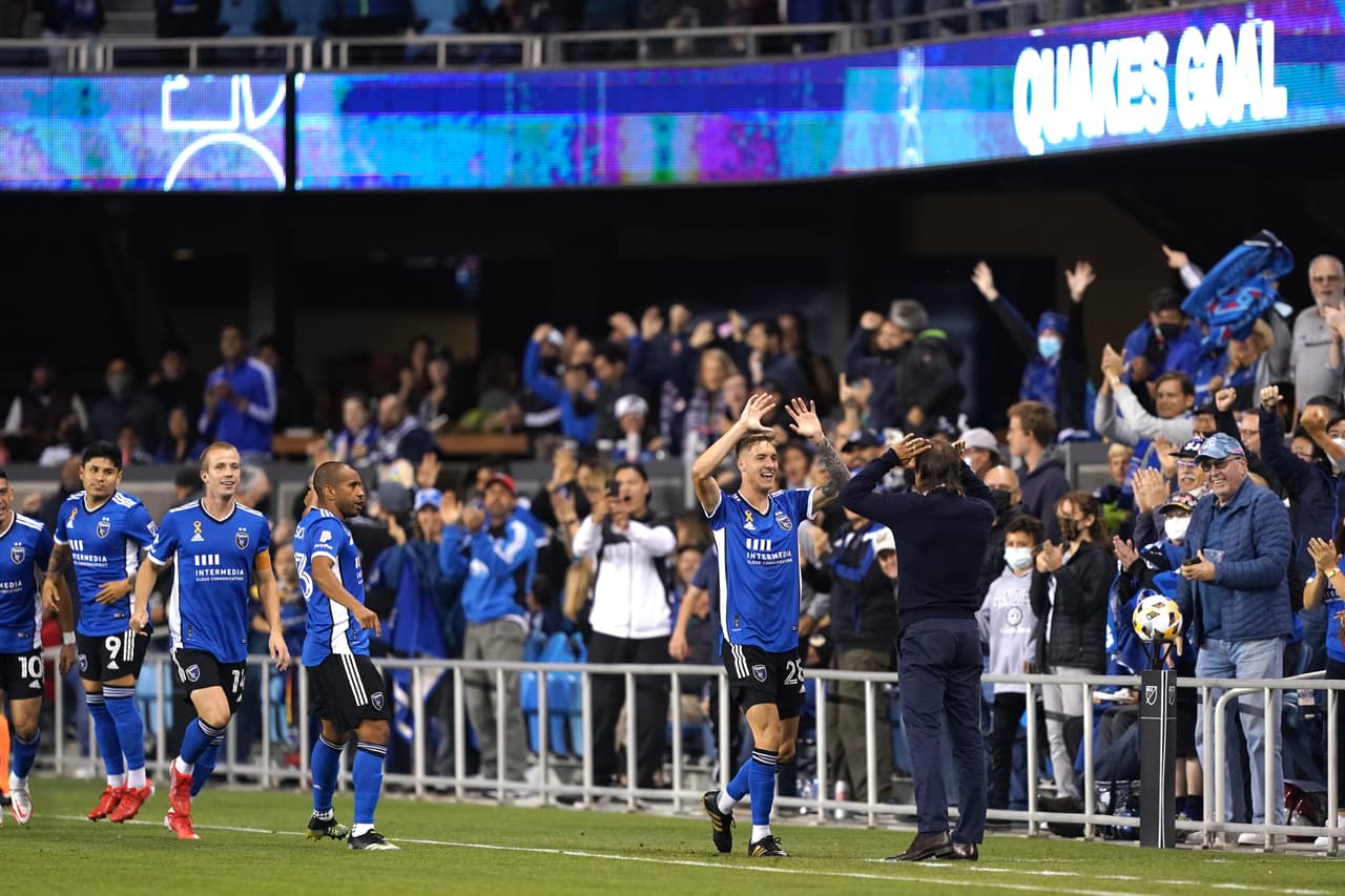 El 2-0 dejó bien parado al equipo de Matías Almeyda para buscar la clasificación a la postemporada en la recta final de la temporada regular.
<br>