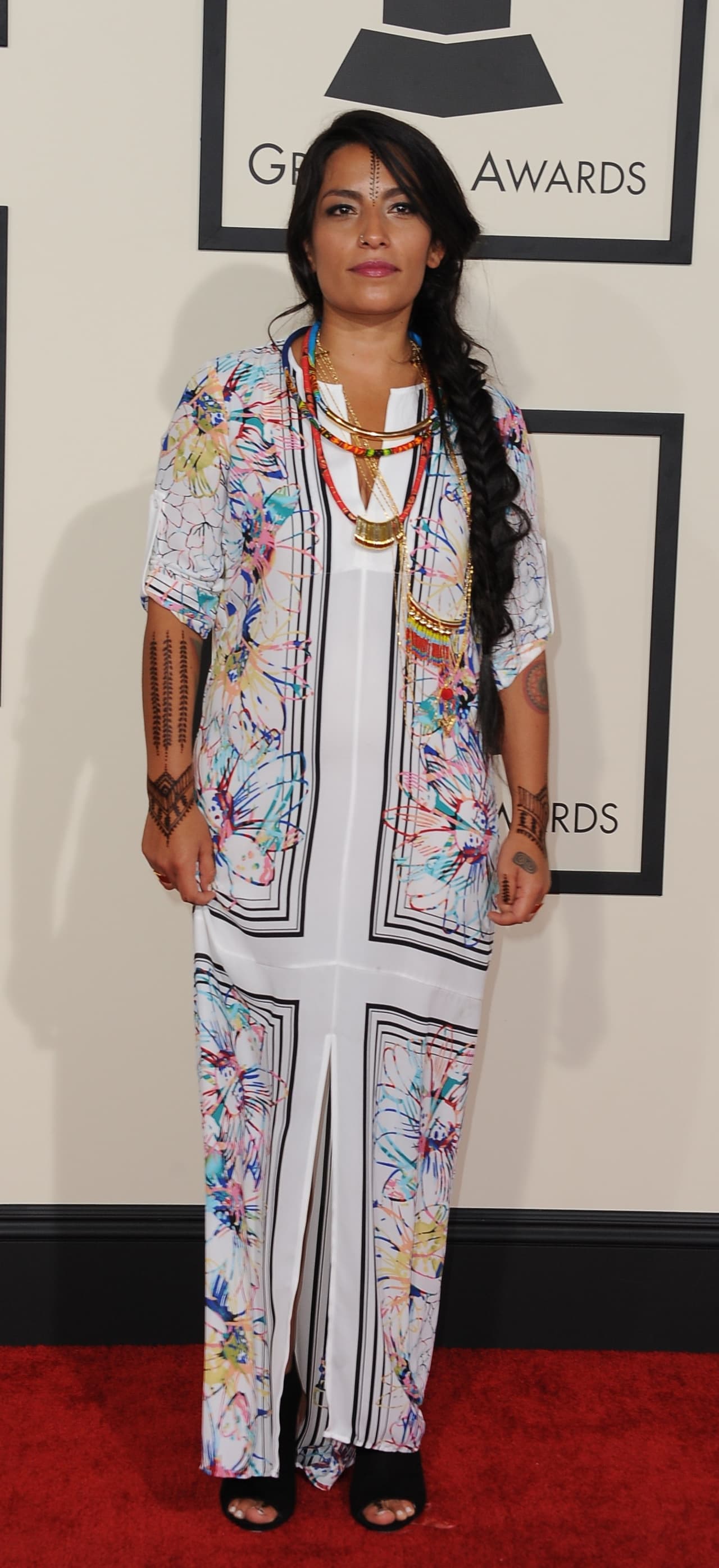 Ese vestido tan pegado nos hace recordar a la película de 'La Momia'.