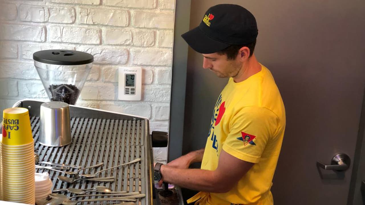 Café Bustelo es una marca creada por el español Gregorio Bustelo en 1928 cuando llegó a establecerse a Nueva York y actualmente su producto surte a diferentes restaurantes a lo largo del país.