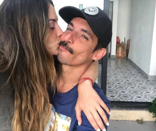 Zuria Vega y
<a href="https://www.univision.com/famosos/zuria-vega-adicciones-esposo-alberto-guerra-fotos">Alberto Guerra suelen compartir fotos</a> y videos juntos en sus respectivas cuentas de redes sociales, sin embargo, también han procurado mantenerse alejados de la polémica.