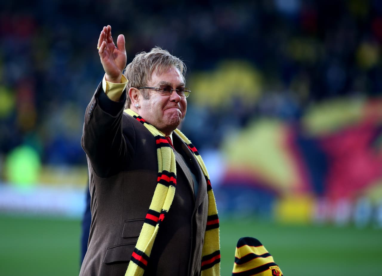 <b>Elton John</b> fue dueño del Watford, equipo de fútbol en Inglaterra, y lo salvó de desaparecer. Hoy día es presidente vitalicio y una de las tribunas lleva su nombre.