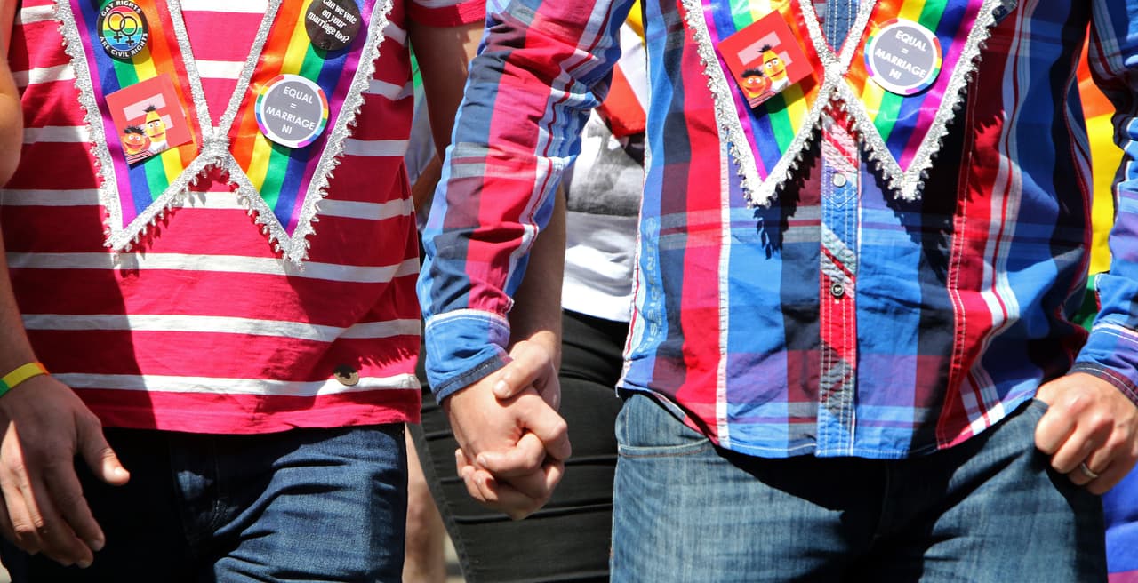 Para muchos jóvenes revelar a sus familias su orientación sexual es un problema.