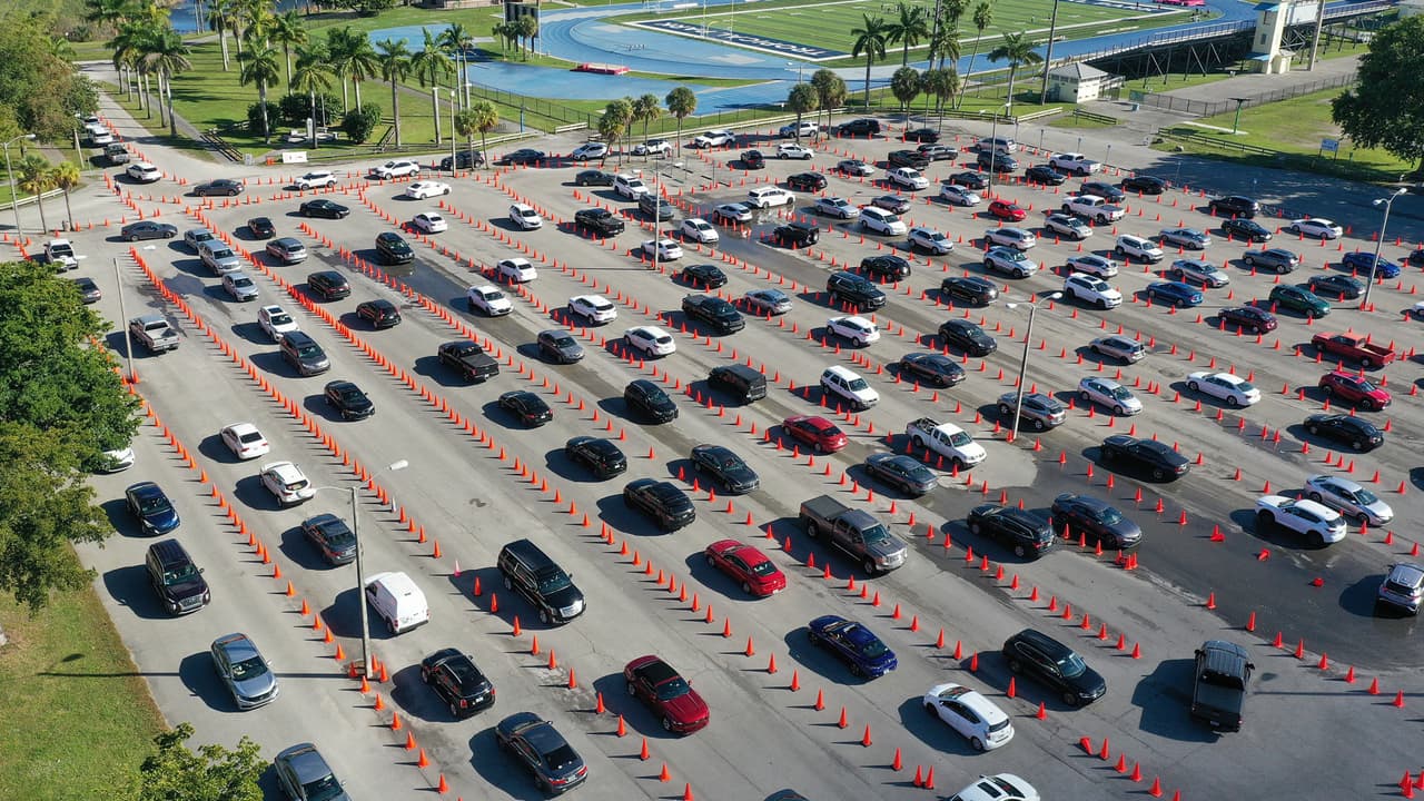 Se registra récord de contagios de coronavirus en Florida: reparten pruebas caseras en Miami-Dade