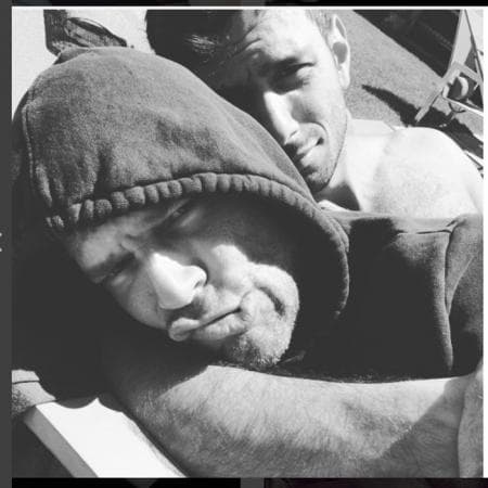 Estar 'in love' le dará a Ricky nuevos aires.