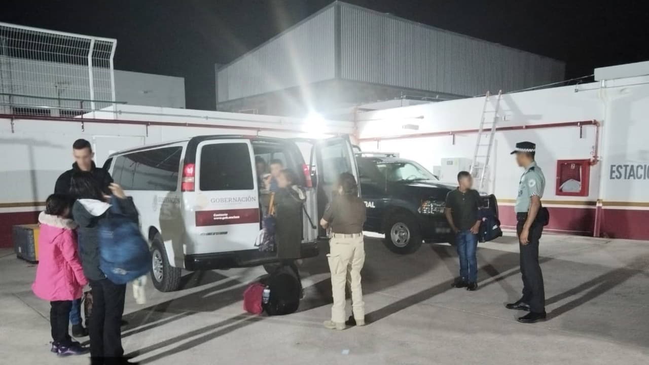 Autoridades hallaron a más de 70 migrantes en Sonora.