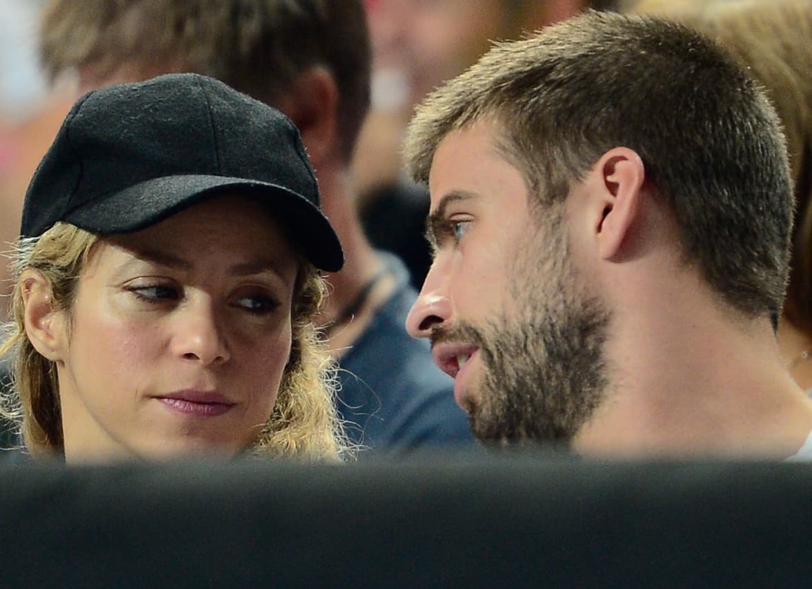 La relación de Shakira con el futbolista Gerard Piqué enfrenta, una vez más, los rumores de una separación. Esta semana, los diarios españoles e internacionales han publicado que
<b> la pareja atraviesa por una crisis. </b>