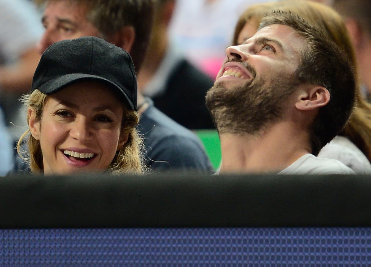 Entre risas y mimos, Gerard Piqué participó en el video oficial de 'Me enamoré'.