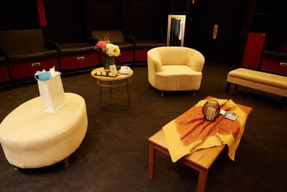 Al parecer a Daddy Yankee le encnate el anaranjado, así es como luce su camerino dentro de la AA Arena.